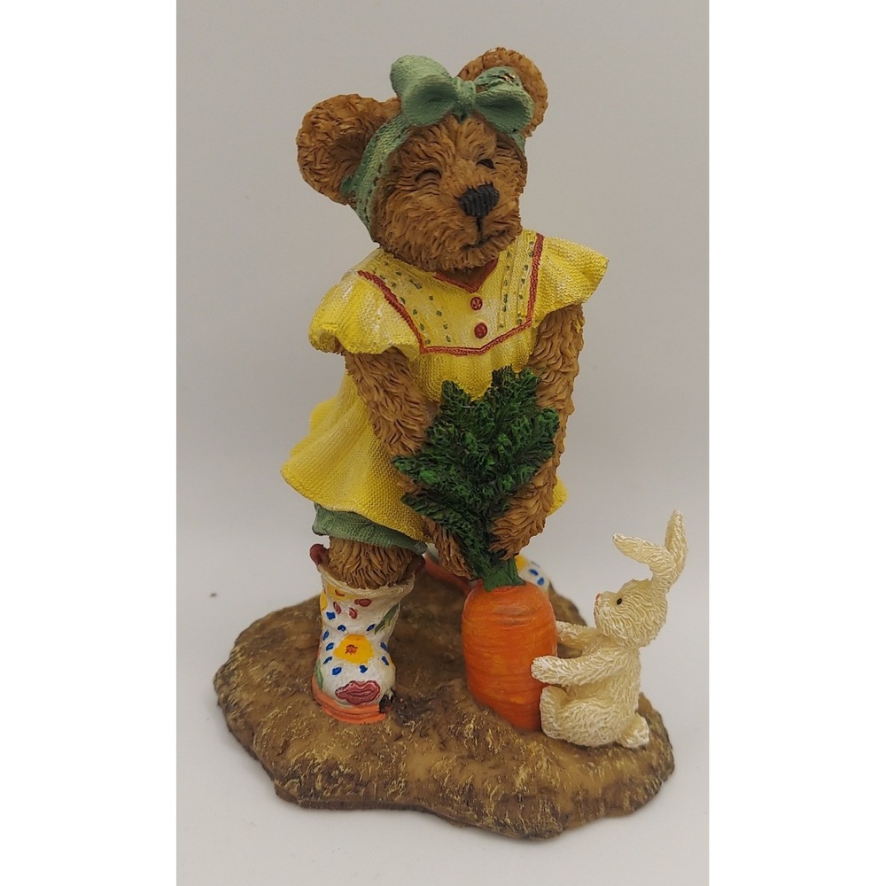 2013 Boyds Bears Bearstone Collection Sophie Sowinseed w/ Hopper...Tug of War